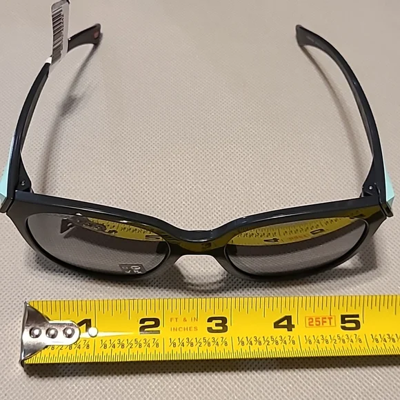 OAKLEY SUNGLASSES - Picture 8 of 11